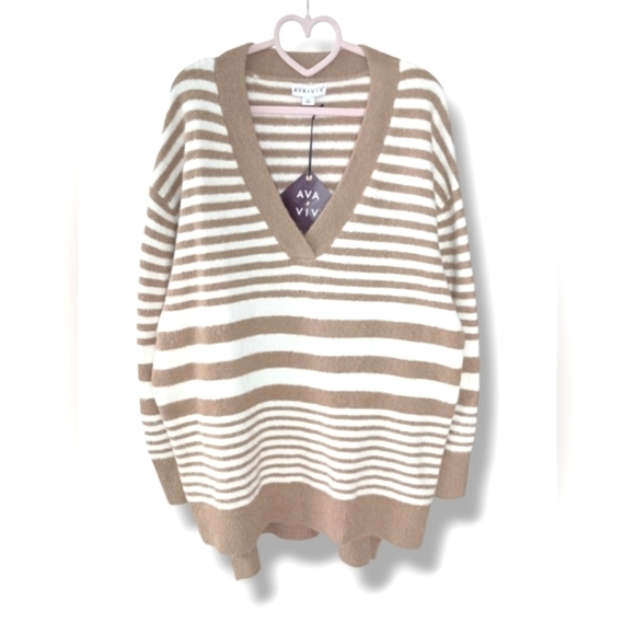 NWT Ava & Viv Cozy V-Neck Sweater in Tan/White Stripe. 🤎🤍 XXL - Picture 2 of 7